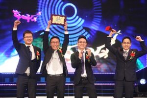 Lễ đón nhận giải thưởng - Phạm Gia Media