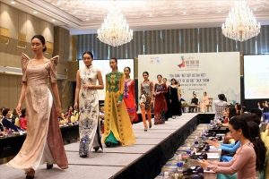 Tổ chức sự kiện Fashion Show biểu diễn thời trang