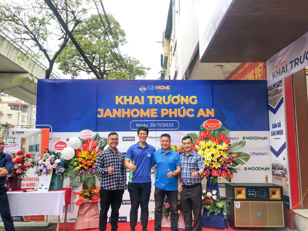 to-chuc-le-khai-truong-showroom