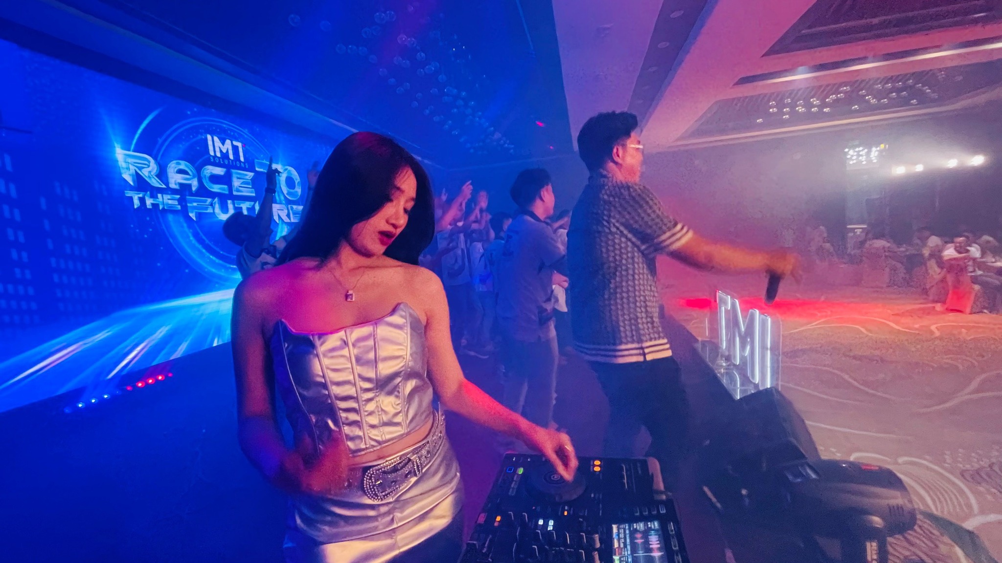 Kinh nghiệm thuê DJ tiệc cưới