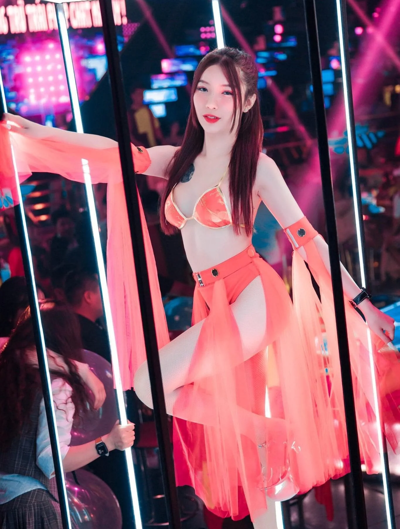 Dancer Biểu Diễn Chuyên Nghiệp