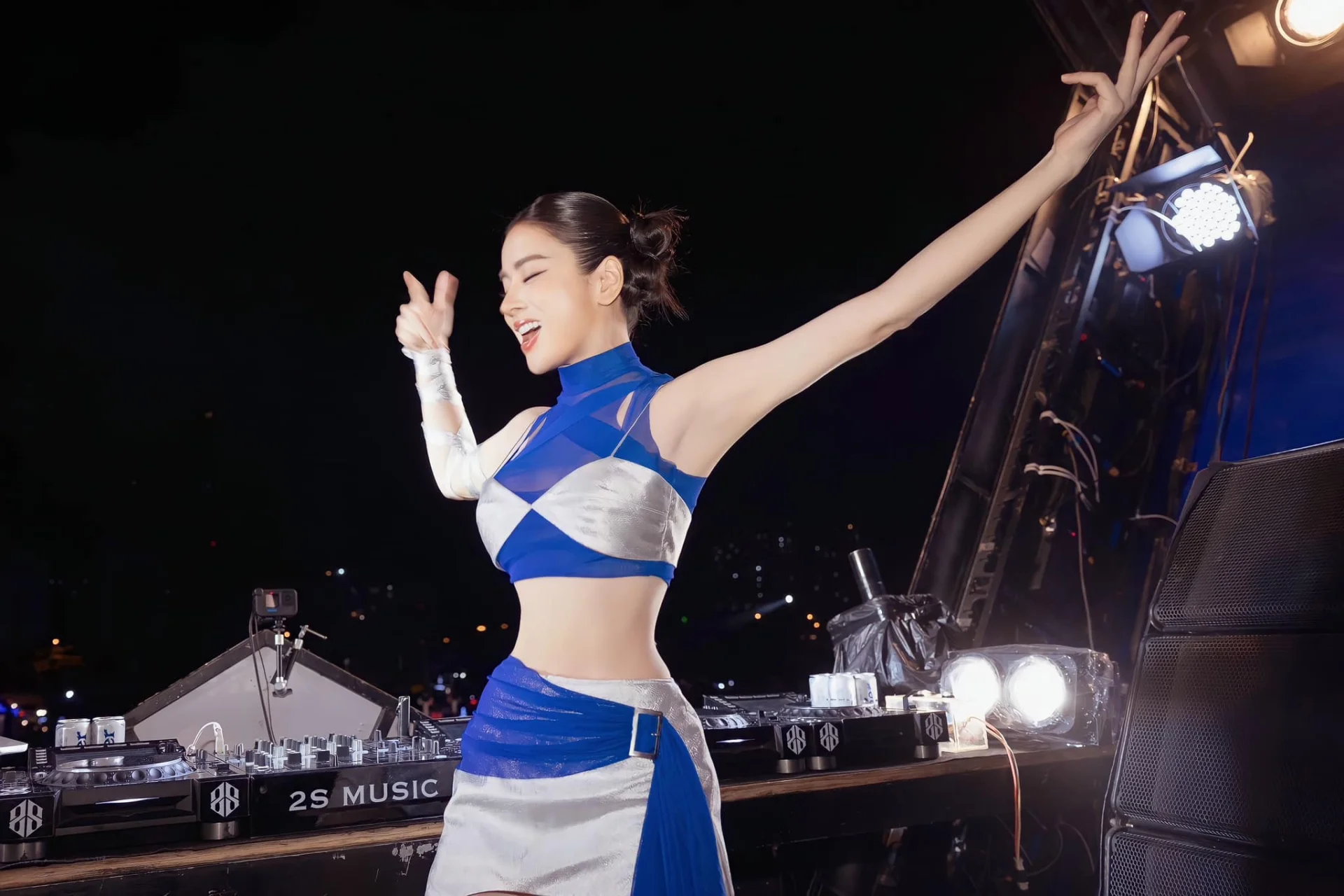 Dancer Sự Kiện Doanh Nghiệp