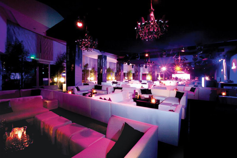 Lưu ý khi thuê nhân sự sự kiện cho lounge