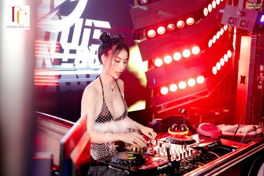 Giới thiệu về dịch vụ đào tạo trọn gói DJ chuyên nghiệp