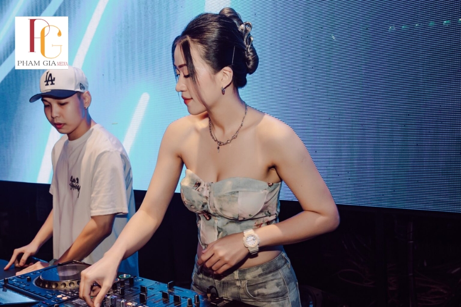 DJ cần trang bị gì để được chọn biểu diễn tại club lớn?