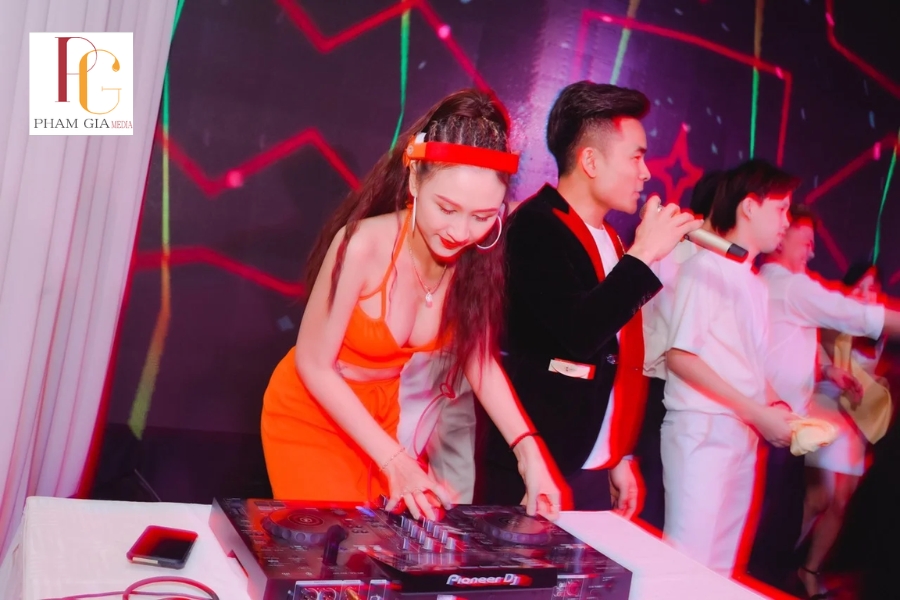 Booking link - Chuyển hồ sơ DJ chuyên nghiệp thành cơ hội kiếm tiền