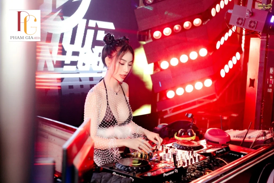 Bảng giá thuê DJ Party tham khảo theo từng loại sự kiện