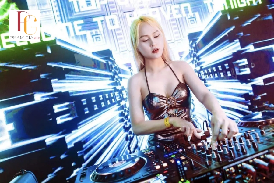 Kinh nghiệm thuê DJ Party cho sự kiện doanh nghiệp