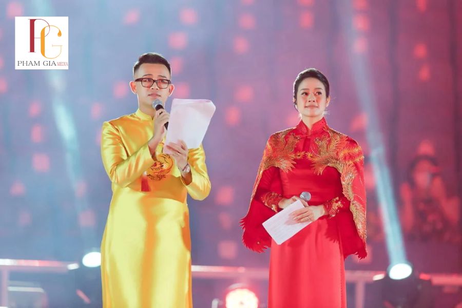 Tiêu chí lựa chọn MC tiệc cuối năm phù hợp với doanh nghiệp