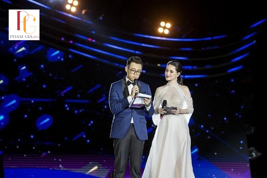 Vai trò của MC tiệc cuối năm trong chương trình Year End Party