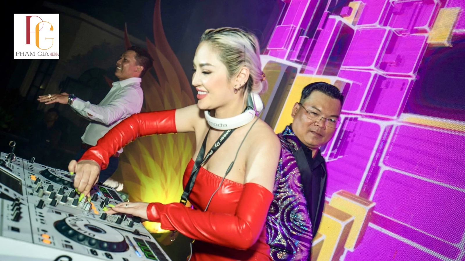 Thuê DJ Party kèm âm thanh: Giải pháp tối ưu chi phí tổ chức