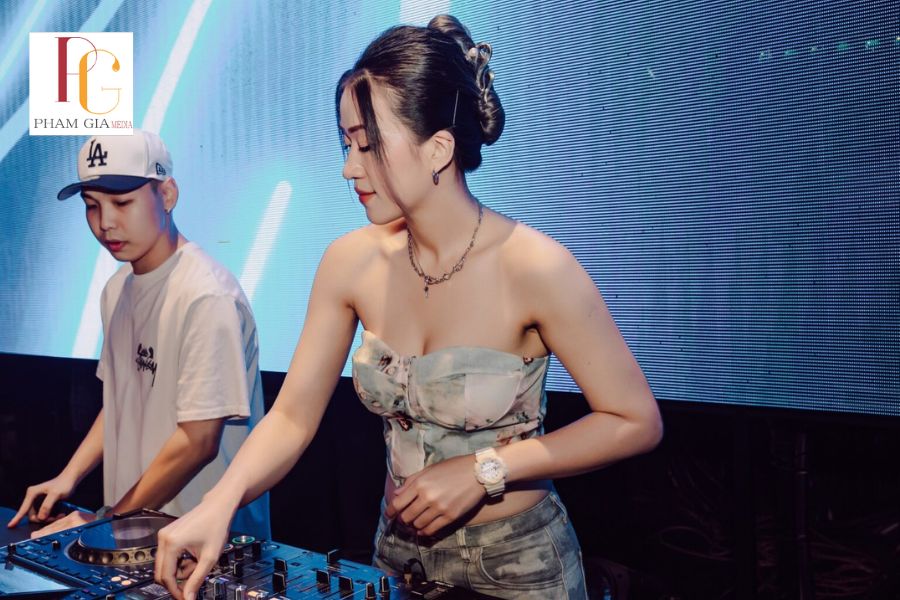 Tiêu chí lựa chọn DJ nữ Party chuyên nghiệp