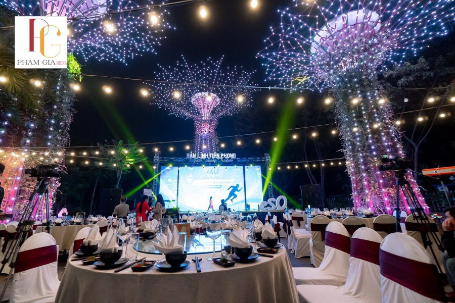 Chi phí tổ chức tiệc cuối năm gồm những hạng mục nào?