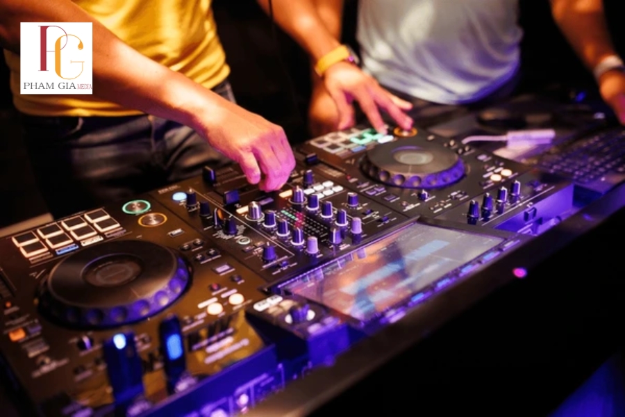 Dj party hip hop là gì? Vì sao Dj party hip hop được giới trẻ yêu thích?
