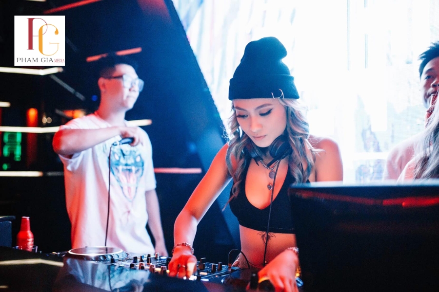 Quy trình thuê DJ party giá rẻ tại Phạm Gia Media