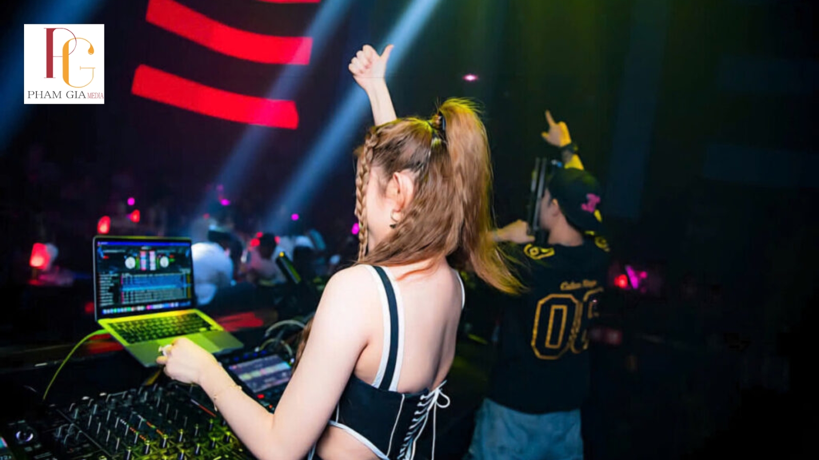 Thuê dj tiệc cưới lãng mạn và sôi động trọn gói