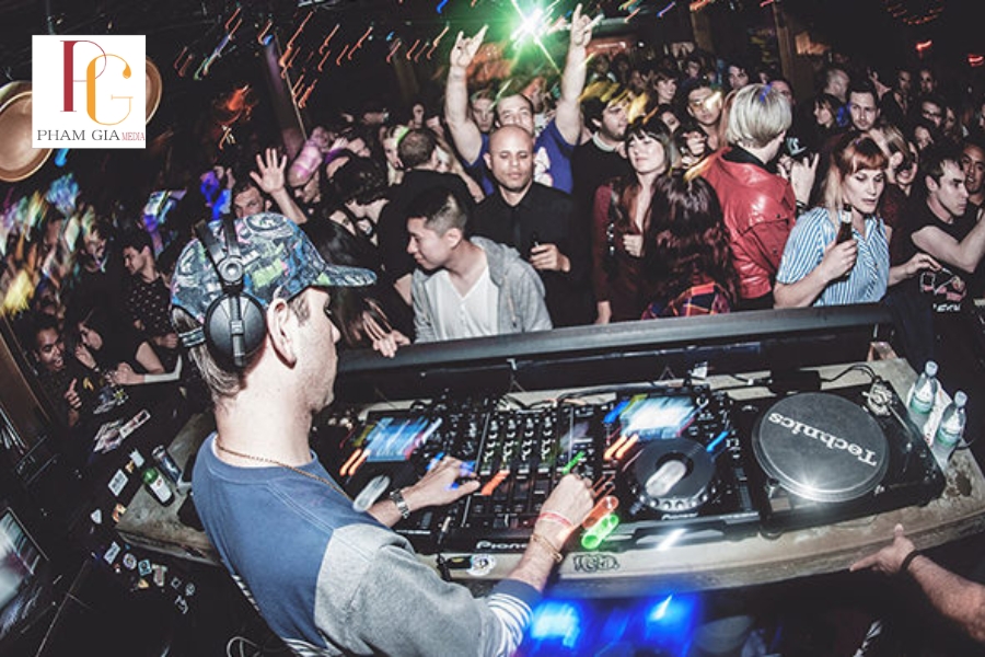 Các Ý Tưởng DJ Party Chủ Đề Sáng Tạo Nổi Bật 2026