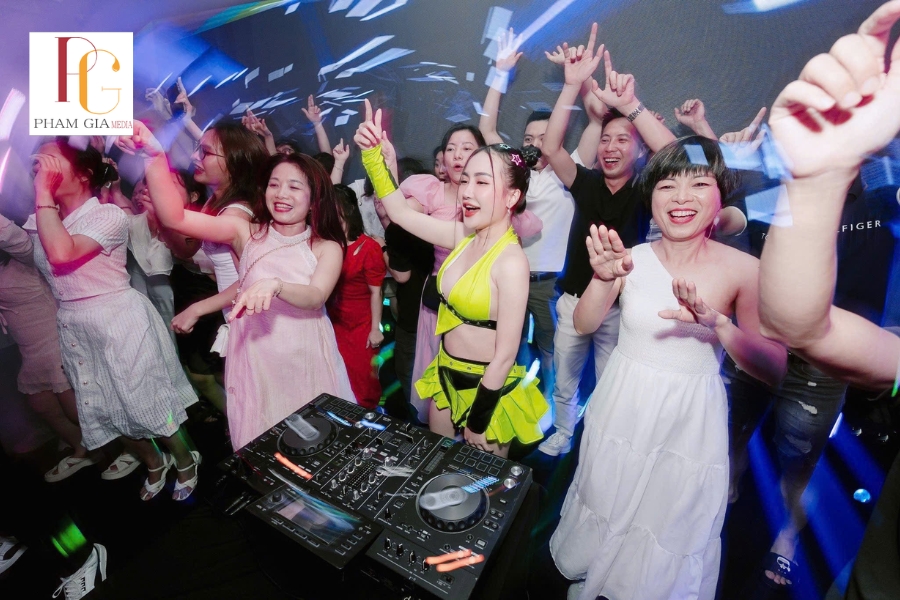 Kinh nghiệm thuê DJ Party theo giờ chuyên nghiệp