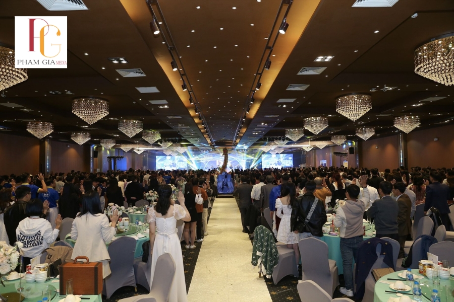 Vì Sao Doanh Nghiệp Nên Tổ Chức Tiệc Cuối Năm Độc Đáo