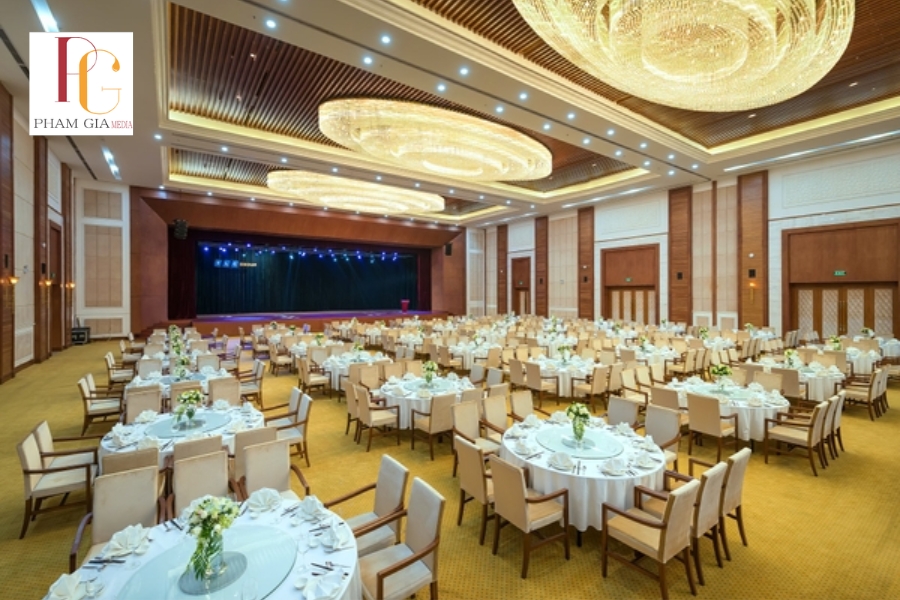 Lợi Ích Khi Chọn Dịch Vụ Tổ Chức Tiệc Cuối Năm Gần Tôi