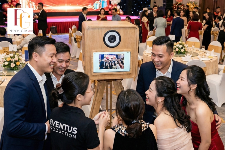 Các mẫu Booth chụp hình tiệc cuối năm phổ biến hiện nay