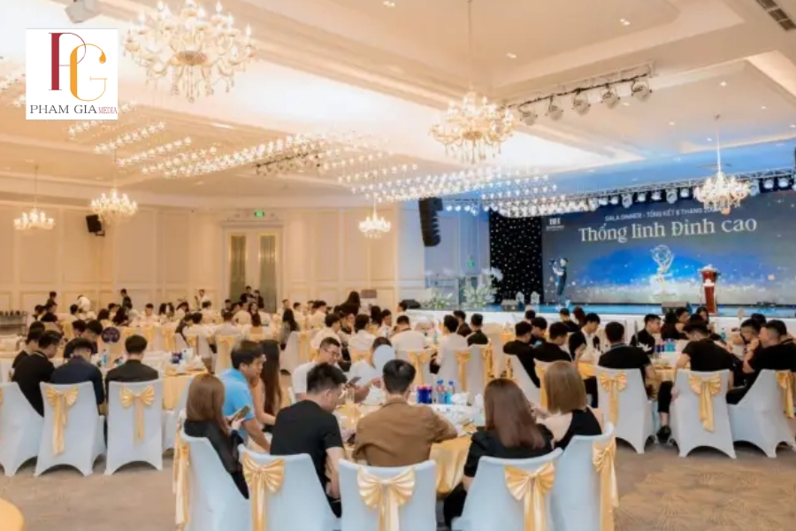 Báo giá và các yếu tố ảnh hưởng đến chi phí Tổ Chức Year End Party