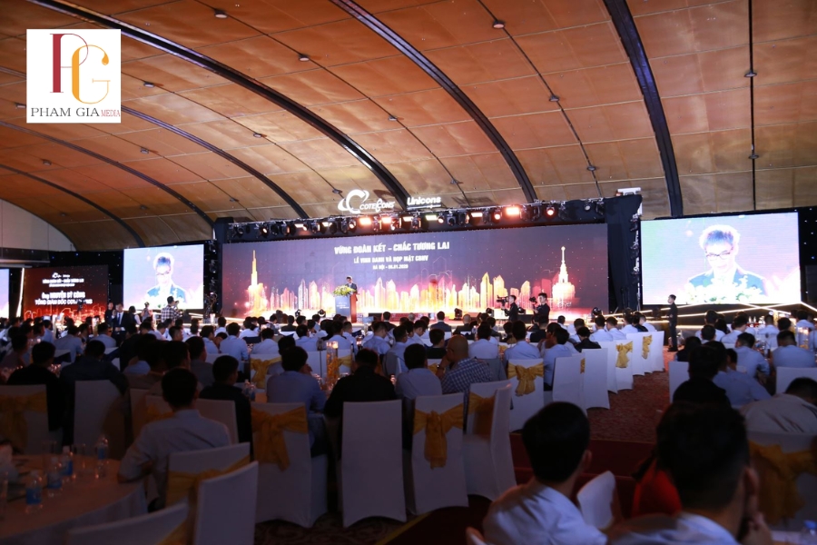 Những phần quan trọng trong Kịch Bản MC Year End Party