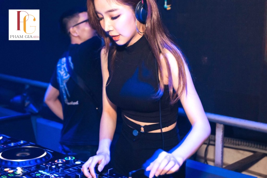 Lợi ích khi sử dụng combo dịch vụ thuê DJ MC Dancer cho sự kiện