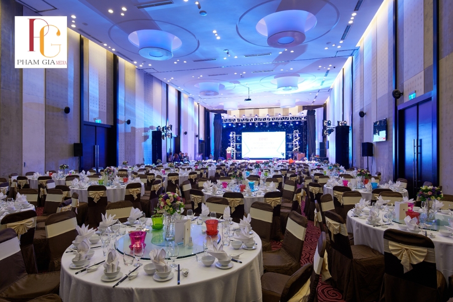 Lợi ích khi lựa chọn dịch vụ tổ chức Year End Party trọn gói