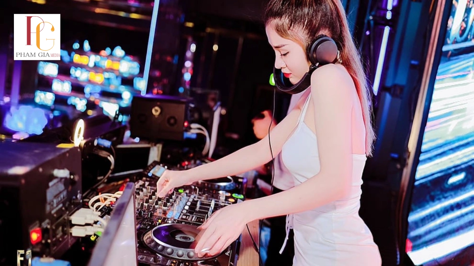 Thuê DJ Kèm Vũ Đoàn Giải Pháp Sự Kiện Hấp Dẫn