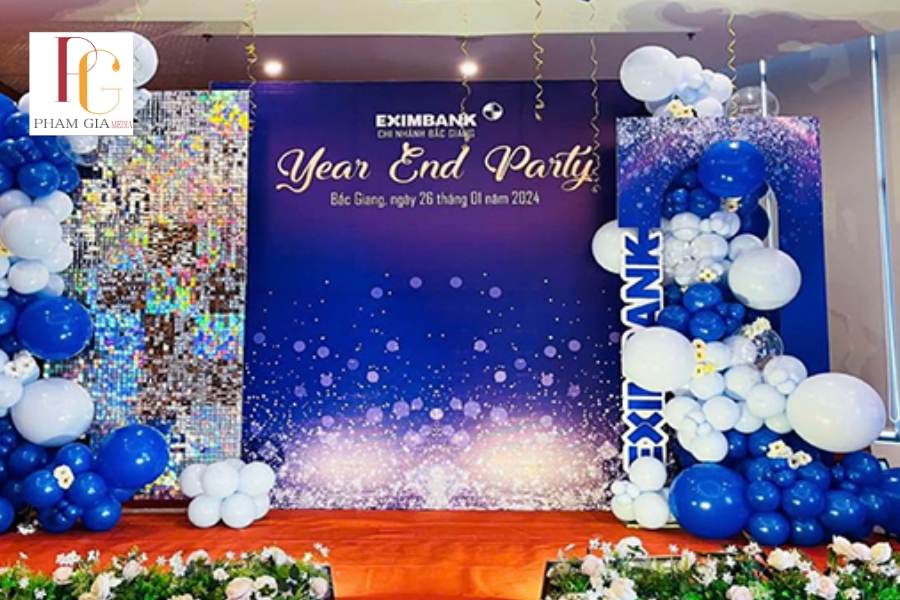 Phạm Gia Media – Đơn Vị Thiết Kế Và Thi Công Backdrop Year End Party Chuyên Nghiệp