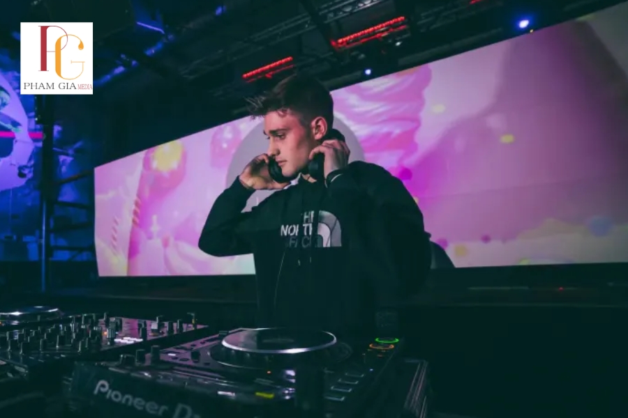 Dịch vụ DJ Deep House Thuê tại Phạm Gia Media có gì nổi bật?