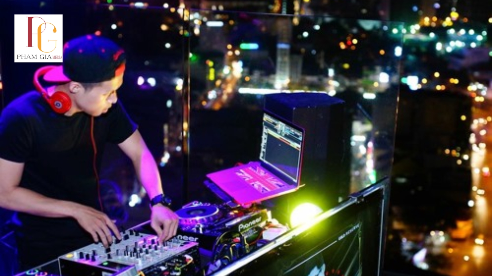 DJ Deep House Thuê Cho Không Gian Lounge Đẳng Cấp