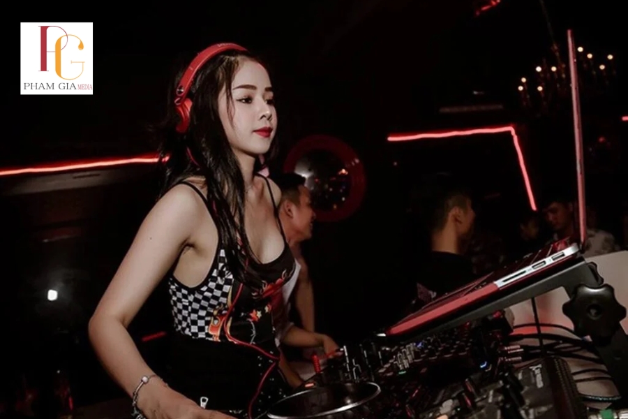 Những tiêu chí cần lưu ý khi lựa chọn DJ Techno thuê