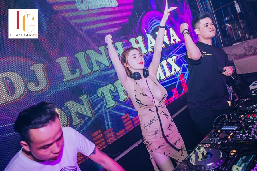 Vì Sao Thuê DJ Nữ Sexy Được Ưa Chuộng Tại Các Sự Kiện Hiện Nay