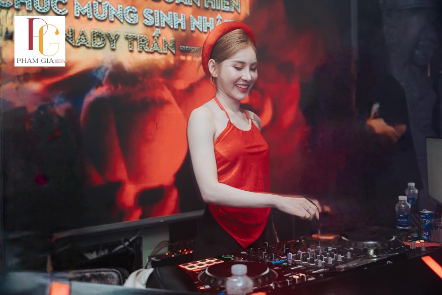 Vì sao doanh nghiệp nên chọn Thuê DJ Ra Mắt Sản Phẩm?