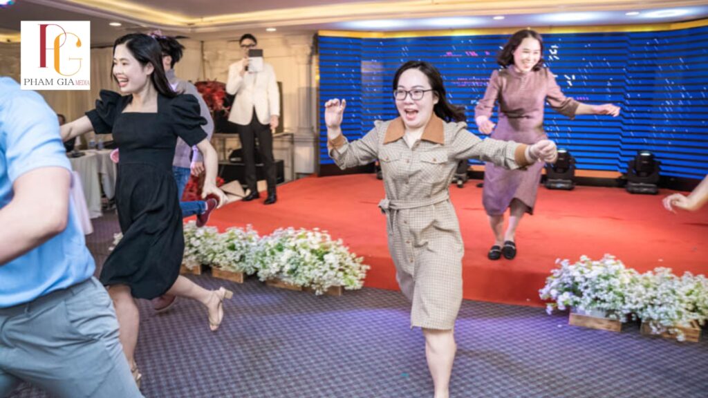 Trò Chơi Year End Party Vui Nhộn, Gắn Kết Tập Thể