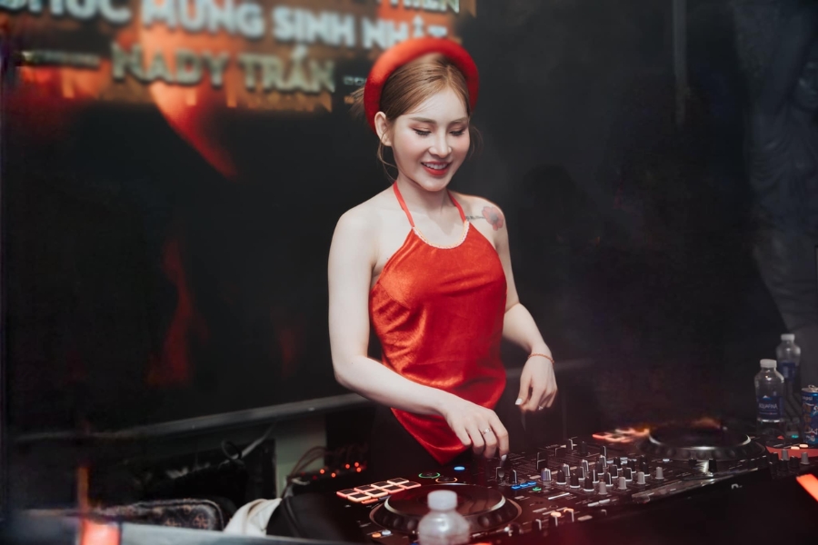 Những yếu tố cần lưu ý khi thuê DJ cho Award Party