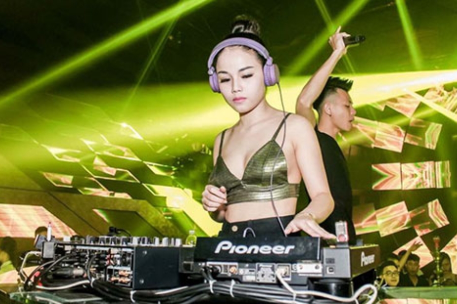 DJ Brand Party là gì? Vì sao thương hiệu nên đầu tư DJ cho sự kiện?