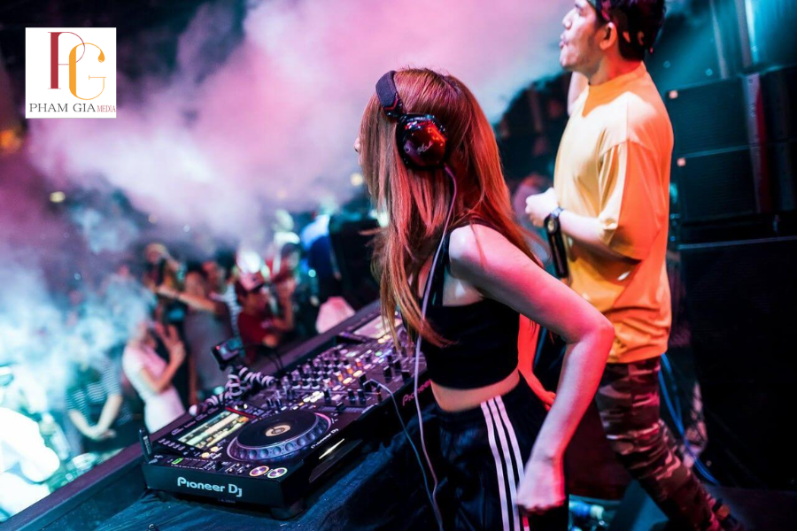 Vì sao nên chọn dịch vụ thuê DJ Party ngắn hạn?