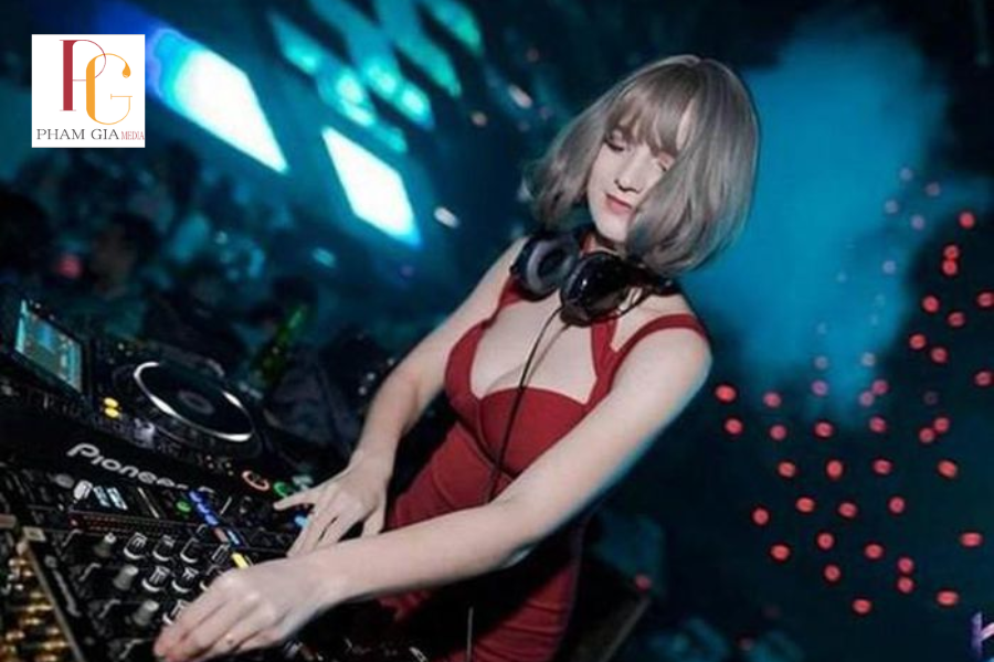 Quy trình thuê DJ Party ngắn hạn tại Phạm Gia Media