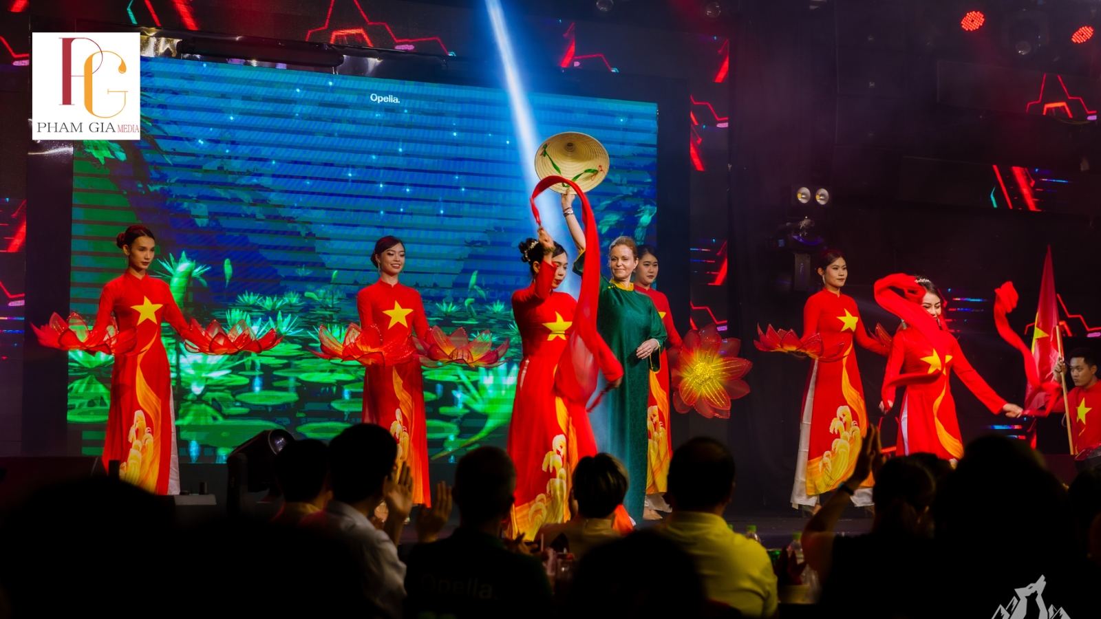 Nhạc Khai Mạc YEP: 20 Lựa Chọn Tạo Không Khí Sôi Động