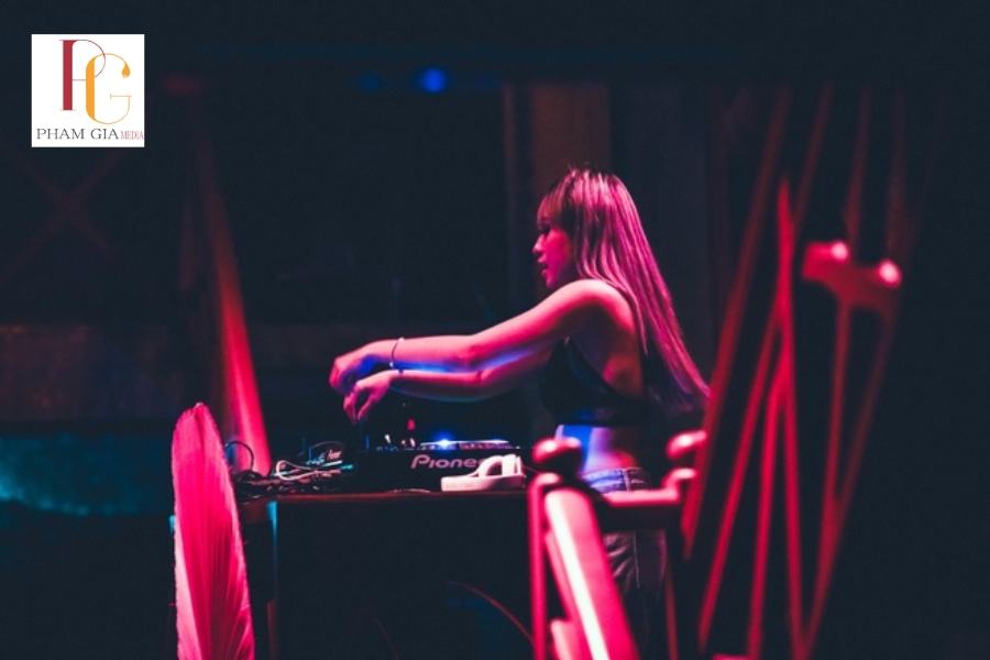Vì Sao Nên Thuê DJ Doanh Nghiệp Cho Sự Kiện?