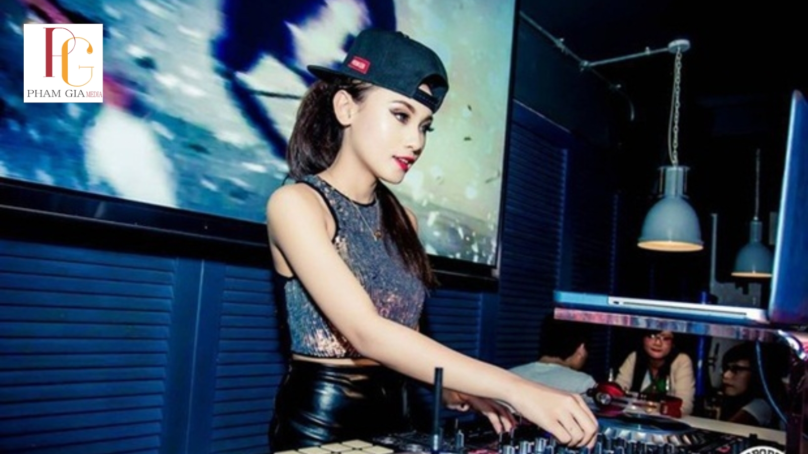 Thuê DJ Doanh Nghiệp: Tạo Không Khí Cho Sự Kiện