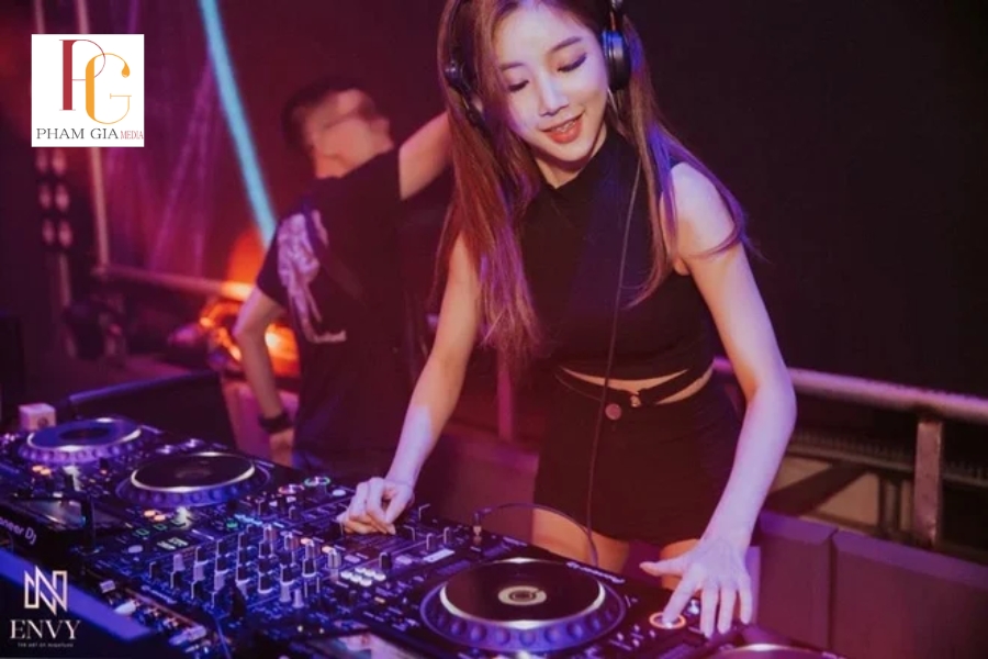 DJ Party VIP là gì? Những yếu tố tạo nên một màn trình diễn ấn tượng