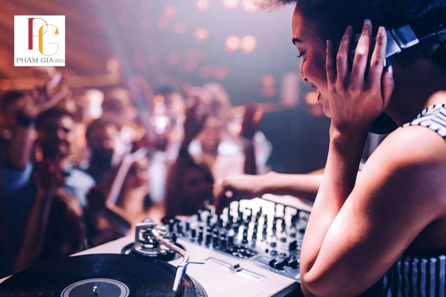 Kinh nghiệm lựa chọn dịch vụ thuê DJ Party VIP phù hợp